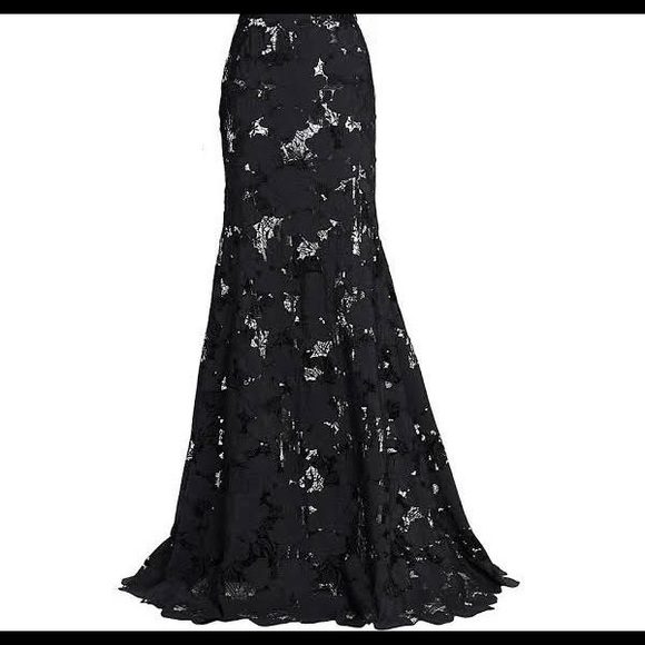 Black Backless Lace Mermaid Gown - Picture 3 of 4
